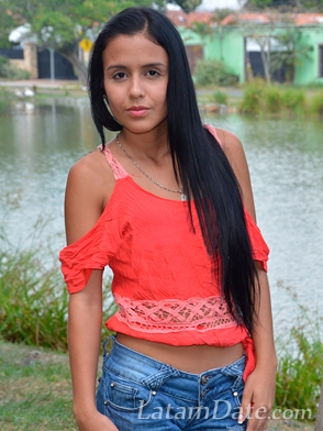 Profile of Mary , 25 Years Old , From Cali Colombia : latino dating site